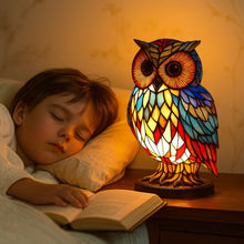 Lade das Bild in den Galerie-Viewer, LeuchtEule - handgefertigte Lampe, die Herzen erstrahlen lässt
