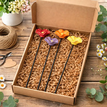 Lade das Bild in den Galerie-Viewer, Handgemachte Bienenblüten – Wetterfeste Keramik-Tränken, 4er-Set
